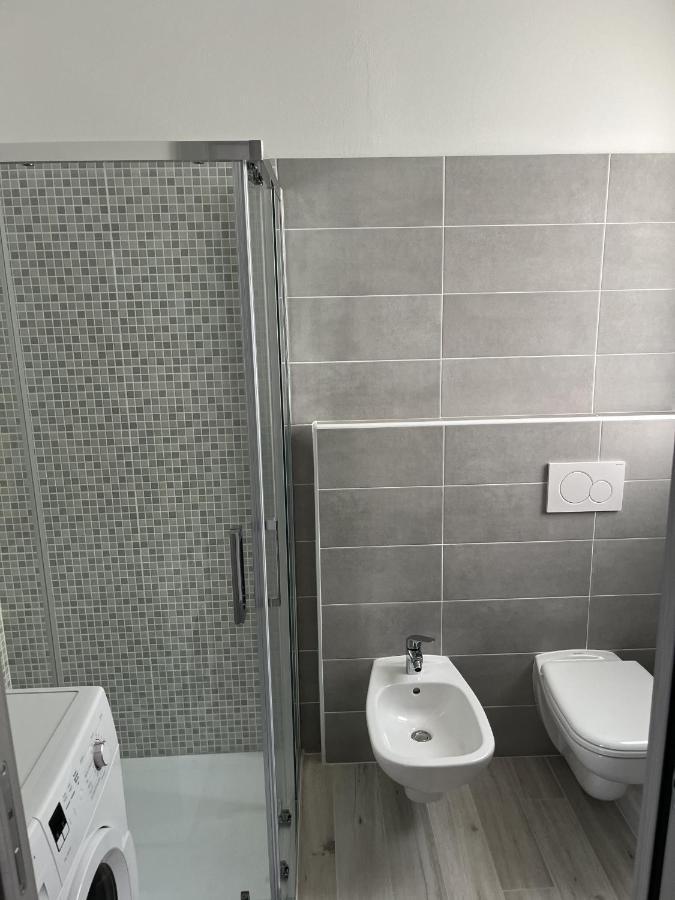Casa Castellana Apt 1 E Casa Castellana Apt 2 Sala Comacina Ngoại thất bức ảnh